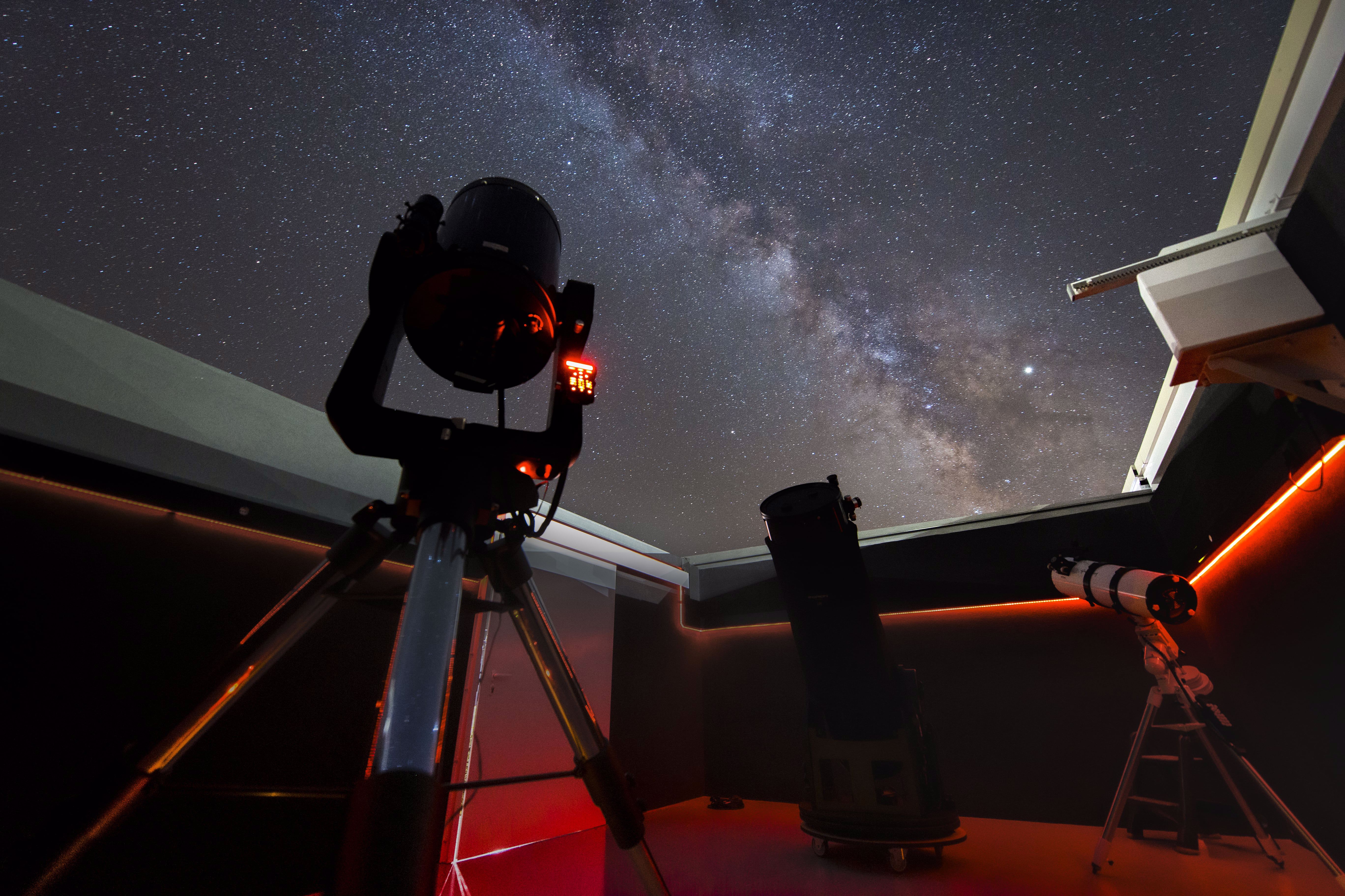 Dark Sky Observatory CC Miguel Claro
